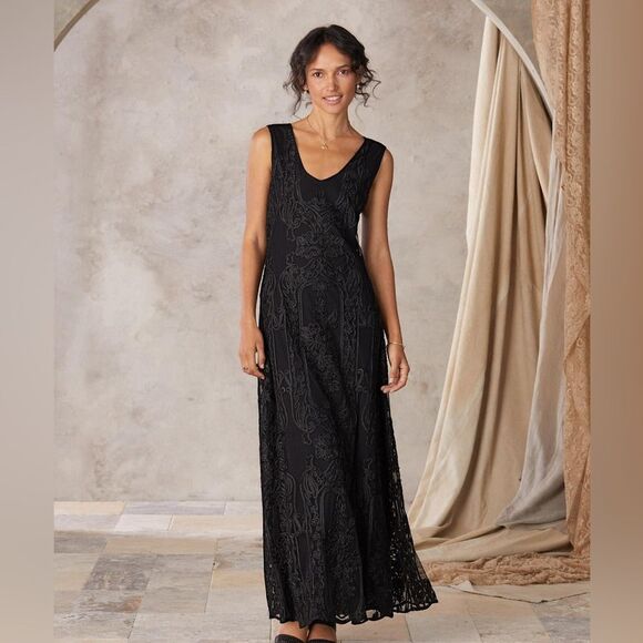 Madelyn Mae Sundance Black Embroidered Maxi Dress - Size S - Picture 1 of 3